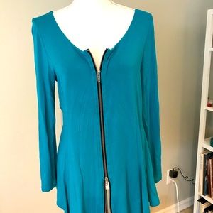 Cute zippered front tunic